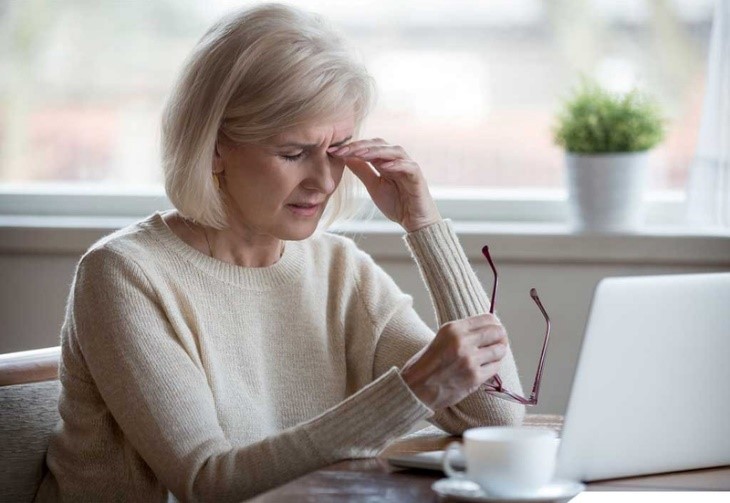 CÁC THÓI QUEN ĐƠN GIẢN GIÚP CẢI THIỆN KHÔ MẮT Ở NGƯỜI LỚN